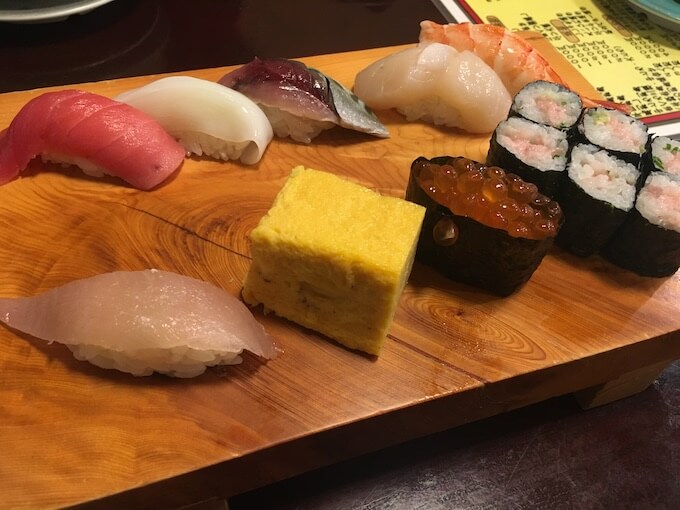 すしだるま | 家族で楽しめる回転寿司「タブレット注文でゆったりお食事」