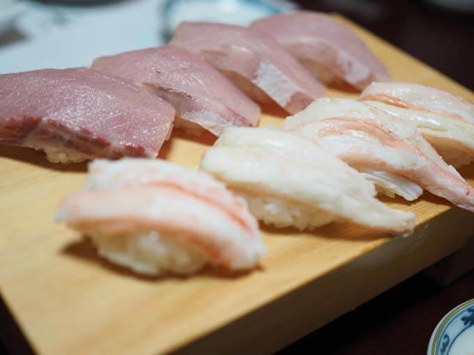 【松葉|まつば】氷見の老舗お寿司屋さん「旬のネタと大満足のコース料理が楽しめる」