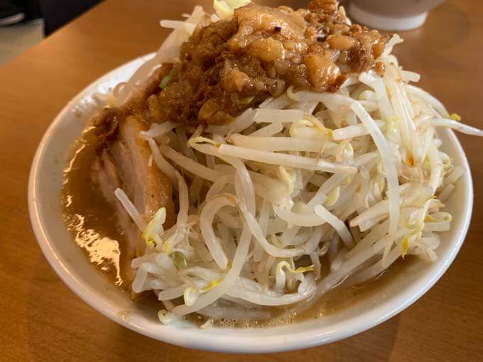 ぶた壱 | 富山の二郎系ラーメンの真打「濃口スープに全マシトッピング」