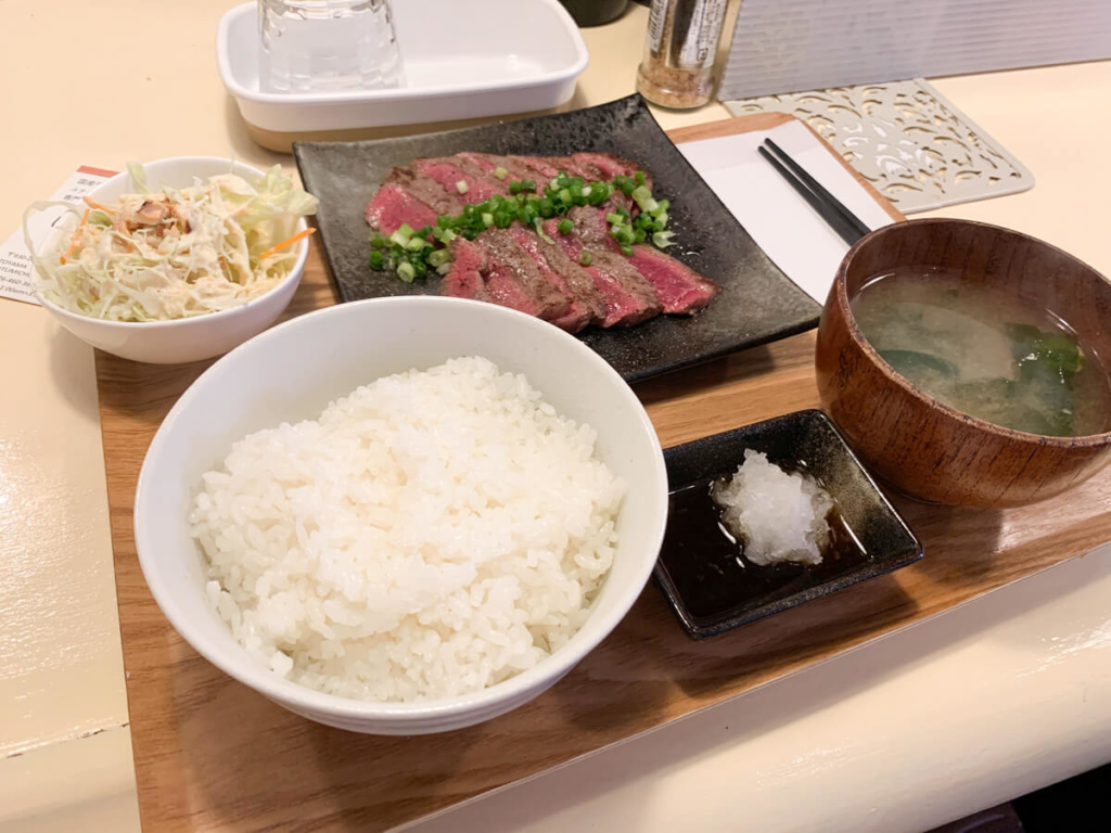 国産牛おろしポン酢ステーキ定食 1,220円
