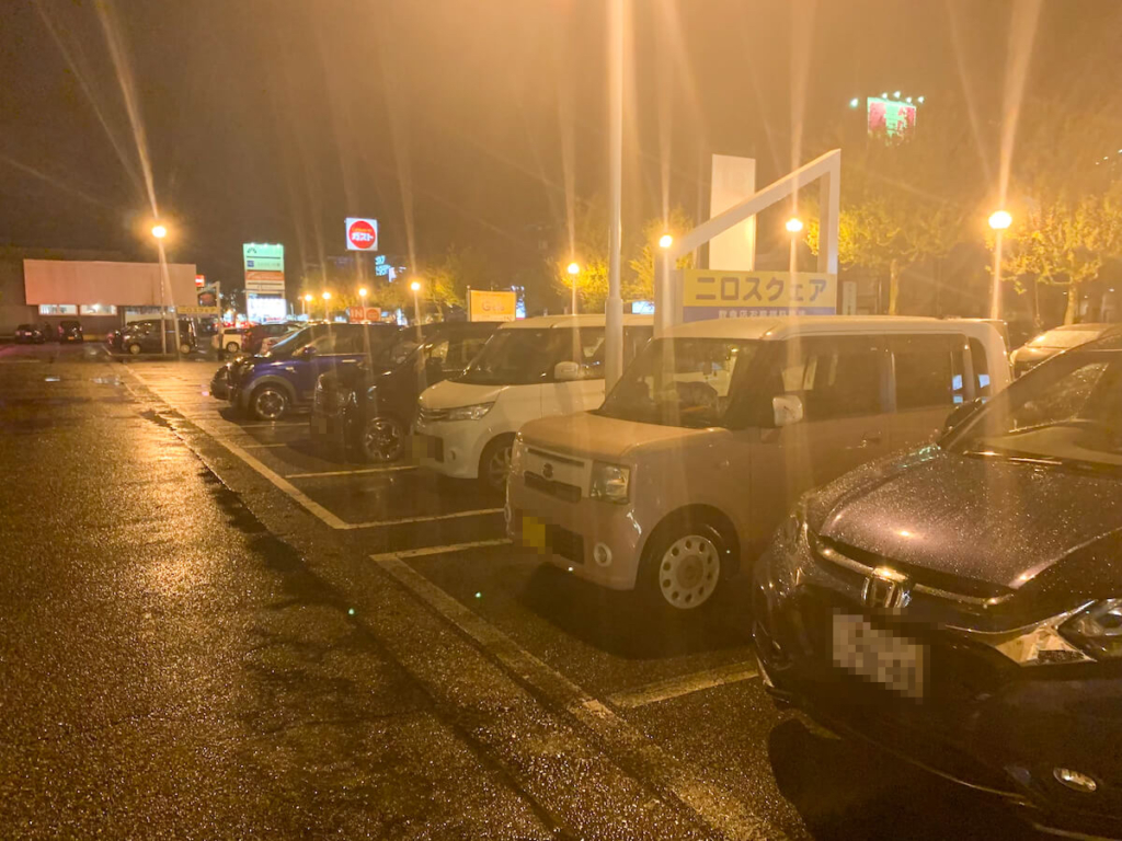 オリンバの駐車場
