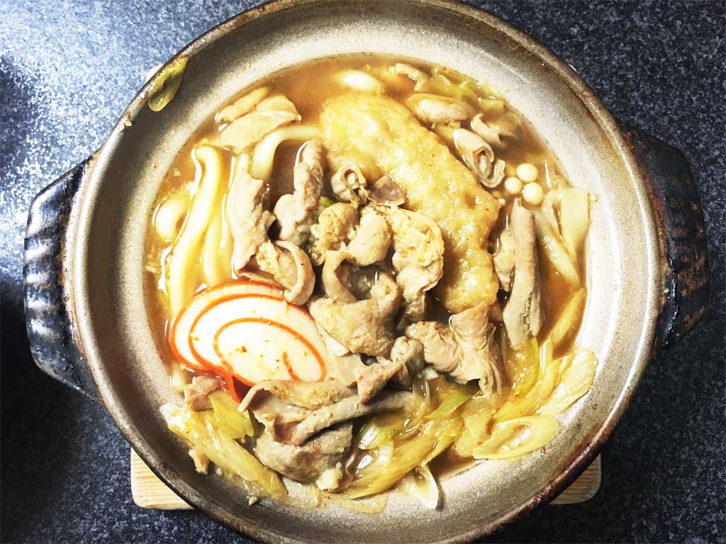 もつ煮込みうどん 850円
