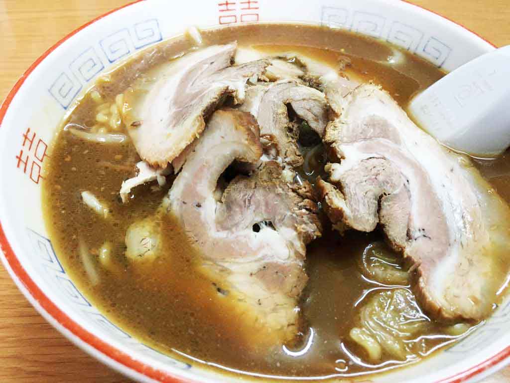 【ラーメン山容】なつかしの味噌ラーメン、レトロな空間