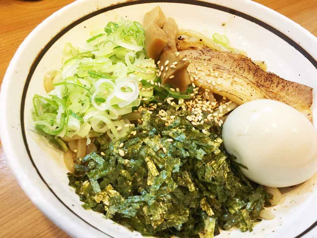 「麺屋やまひで」の醤油まぜそば 750円