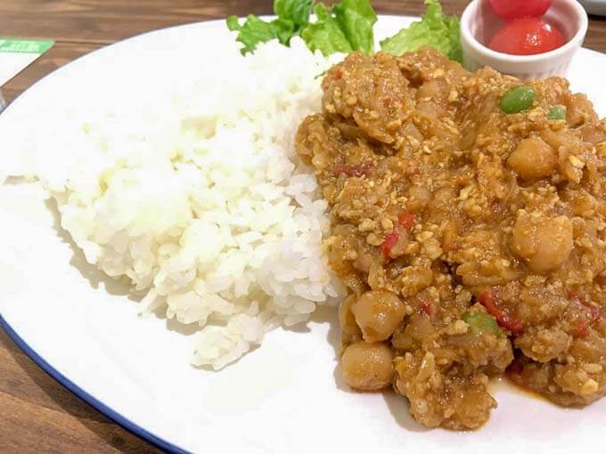 金曜限定の寝てないカレー