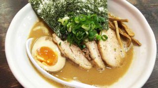 【DOG HOUSE】濃厚な鶏白湯のラーメンがおすすめ