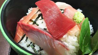 【どんどん亭】富山の安くて美味い海鮮丼、ワンコインランチが魅力的!