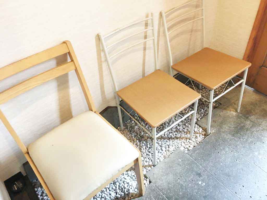 麺屋一鶴の待ちスペース