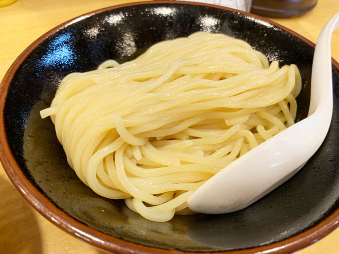 輝くもりそばの麺