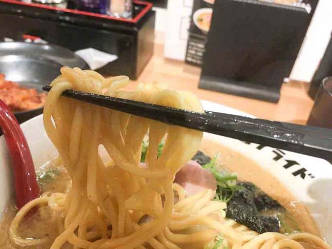 モチっと中太麺