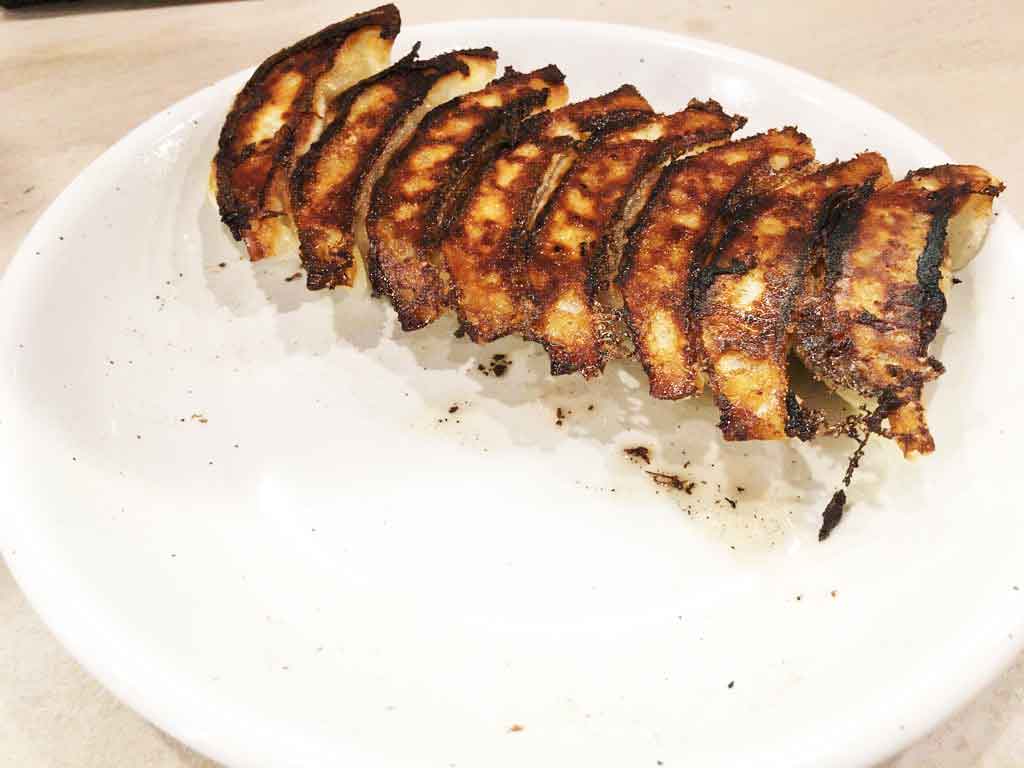 八まん亭の焼餃子