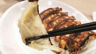【八まん亭】体に優しい無添加餃子、シャキシャキの野菜がたっぷりヘルシー!