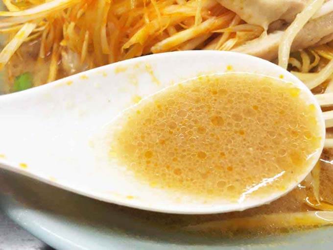 コクのある濃いめの味噌スープ