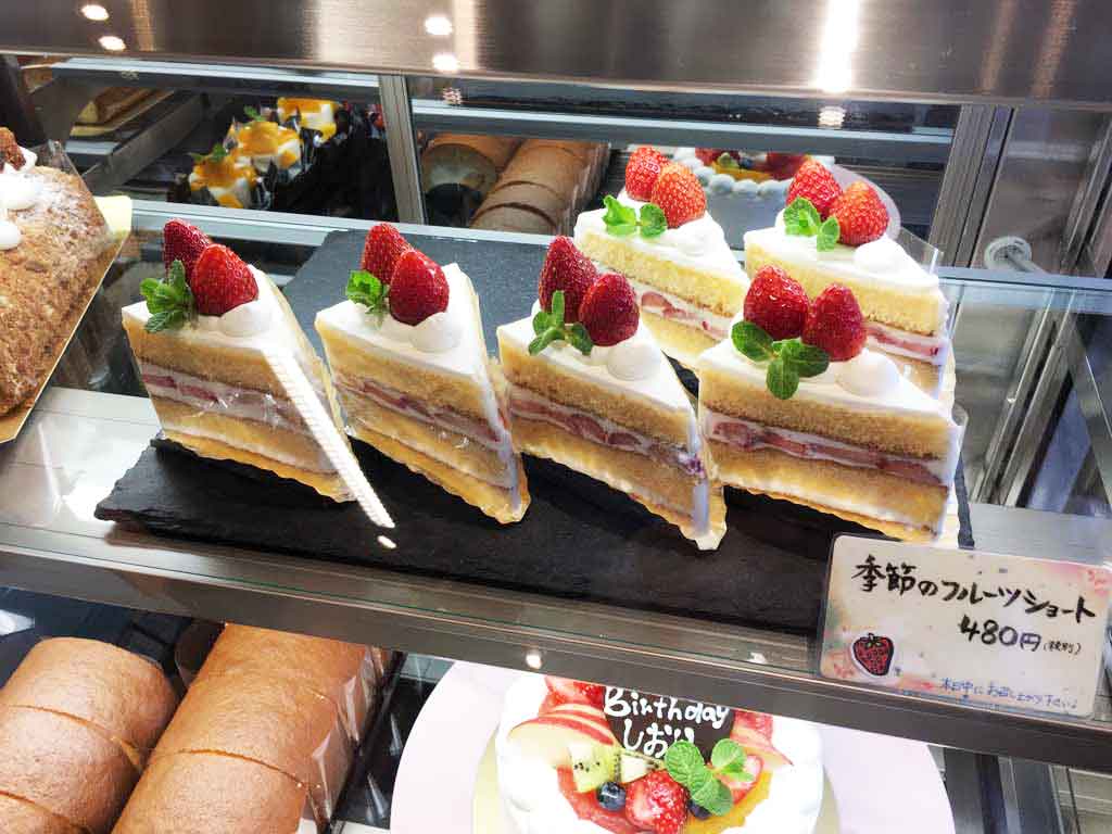ぷちロールのショートケーキ