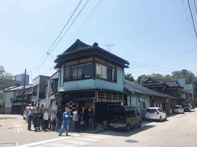 開店20分前にすでに行列