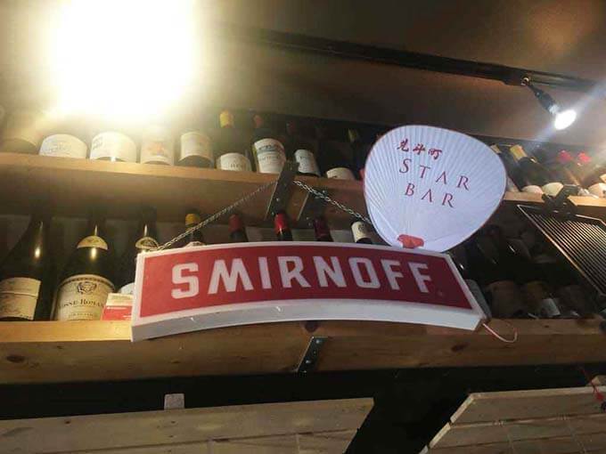 夜は居酒屋メニューも充実