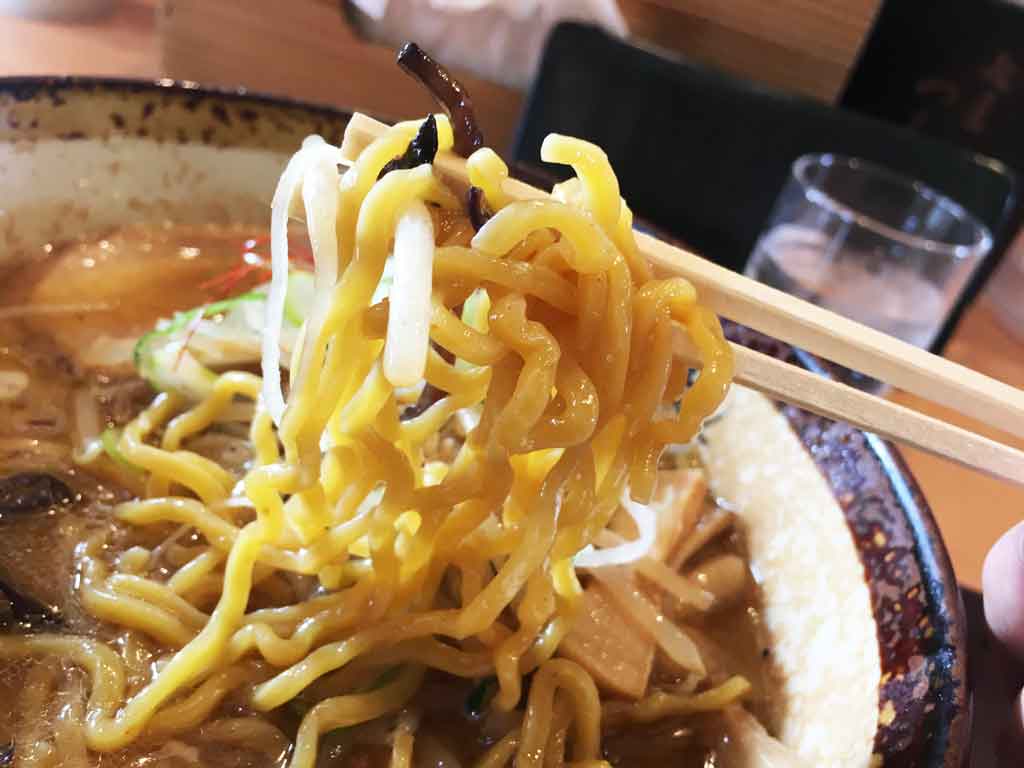 麺へのこだわり、札幌から取り寄せ
