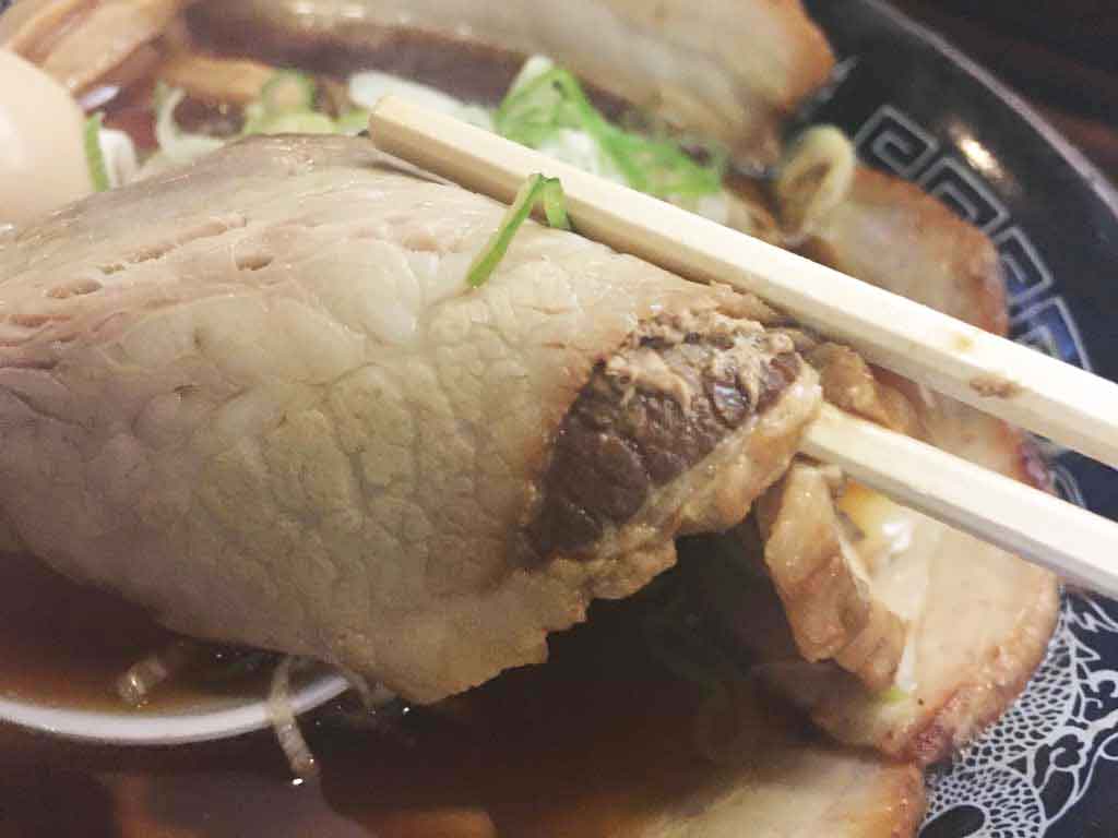 焼肉のようにジューシーなチャーシュー