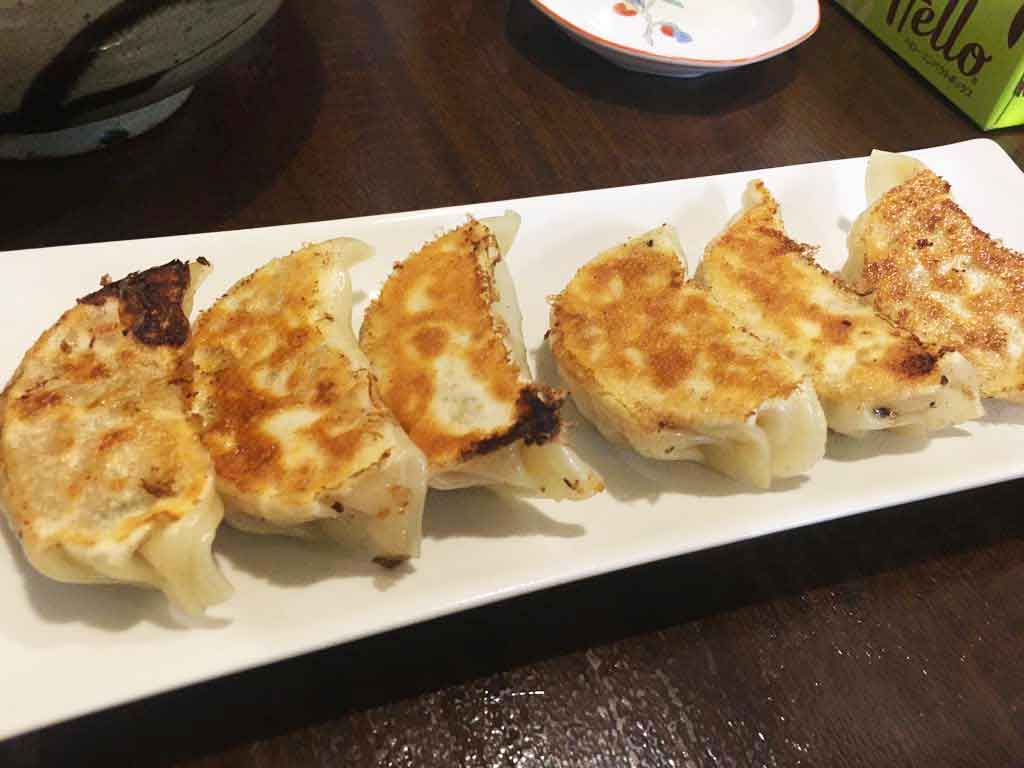 もっちり皮の餃子 380円