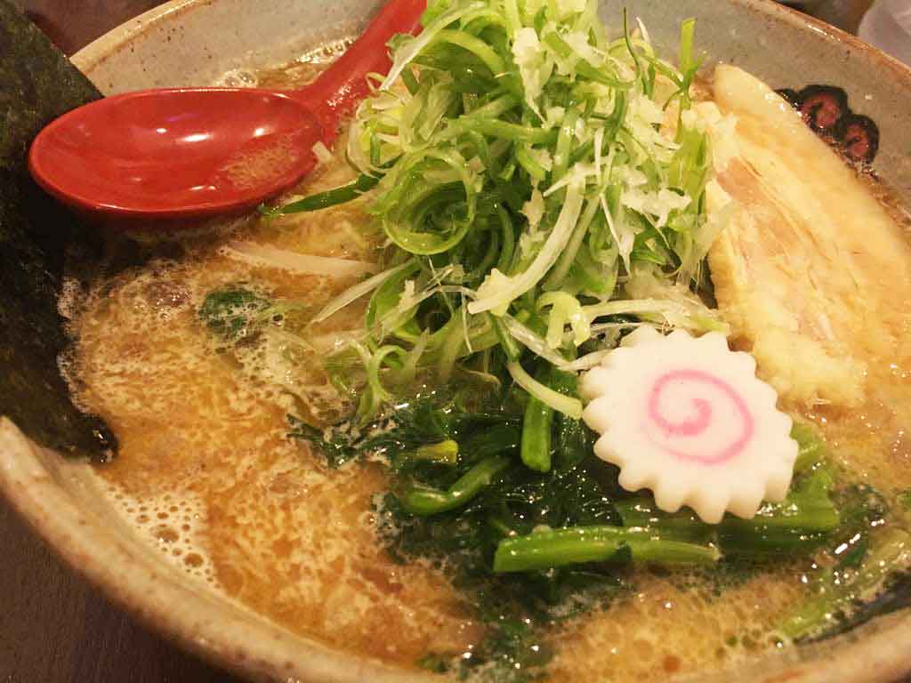 【麺家 竜馬】おすすめは味噌ラーメン、油そばや限定メニューも人気