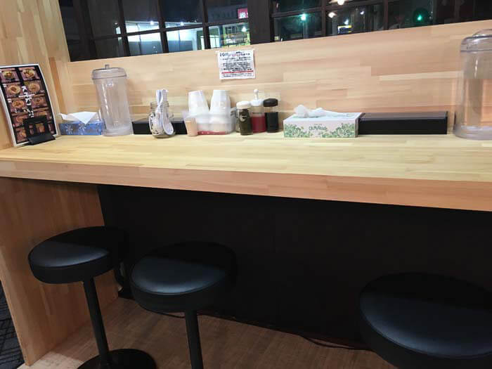 麺屋やまひでの新設カウンター席
