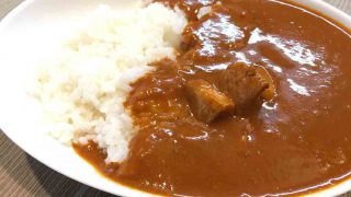 【無印 バターチキンカレー】トマトの酸味がうまい、食べやすいカレー