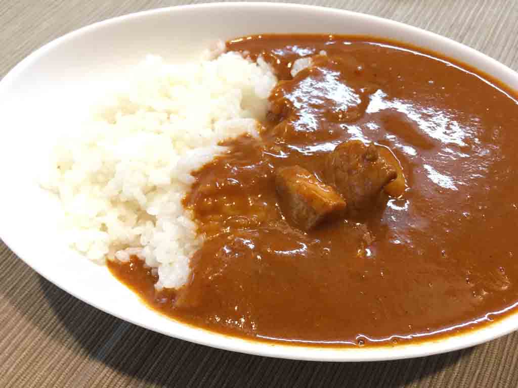 【無印 バターチキンカレー】トマトの酸味がうまい、食べやすいカレー