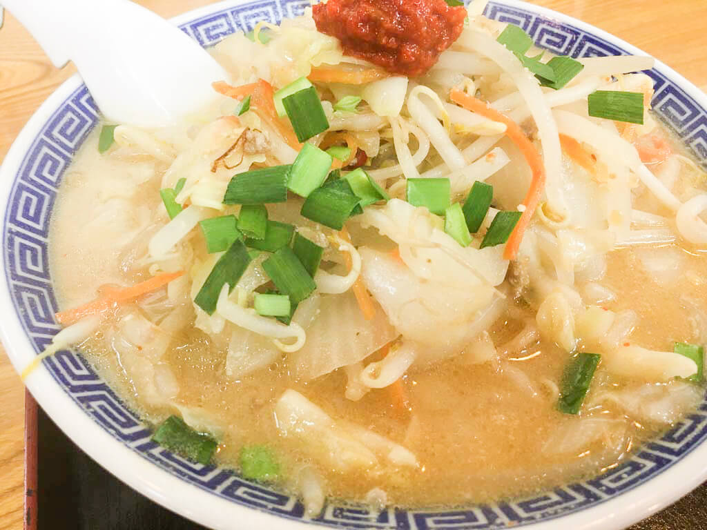 【麺屋丸超 富山インター店】自慢の味噌ラーメンは一杯で3種類の味を楽しめる!