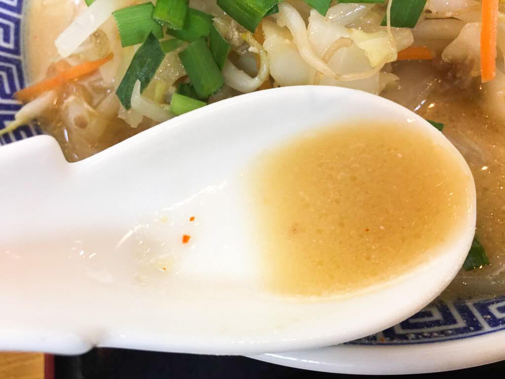 味噌らーめんのスープ