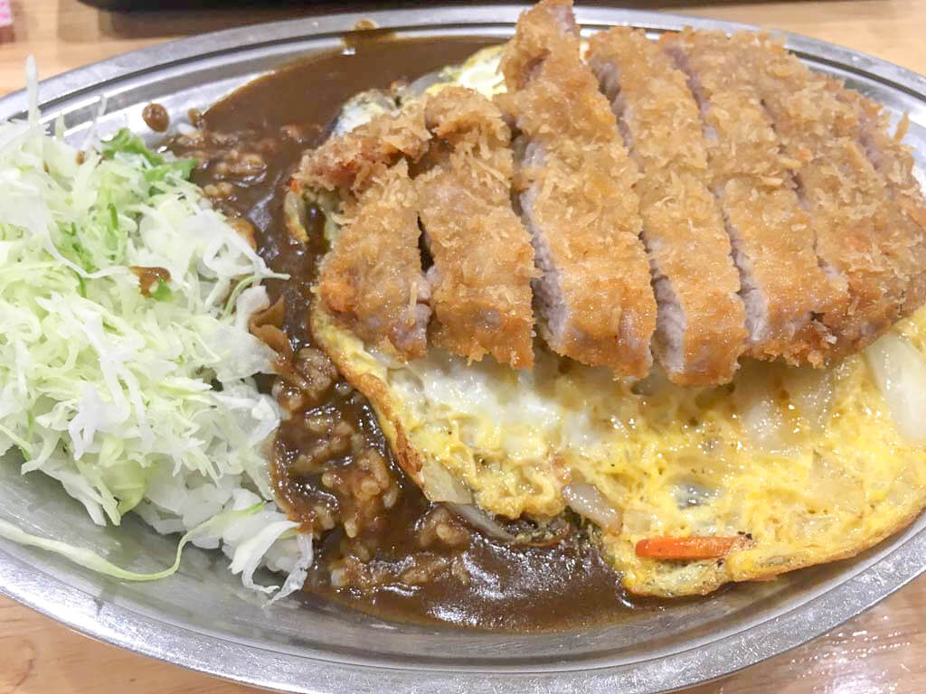 やさい玉子カツカレー 820円