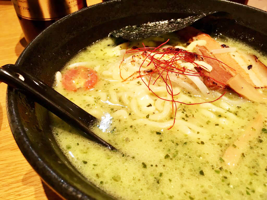 バジルラーメン