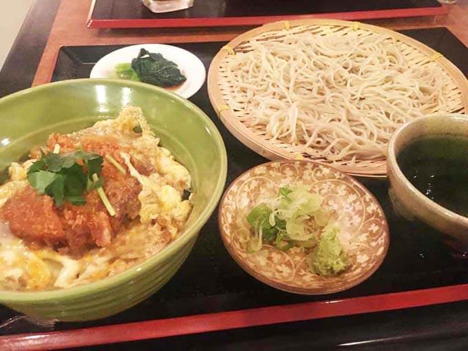ざるそばとミニカツ丼セット