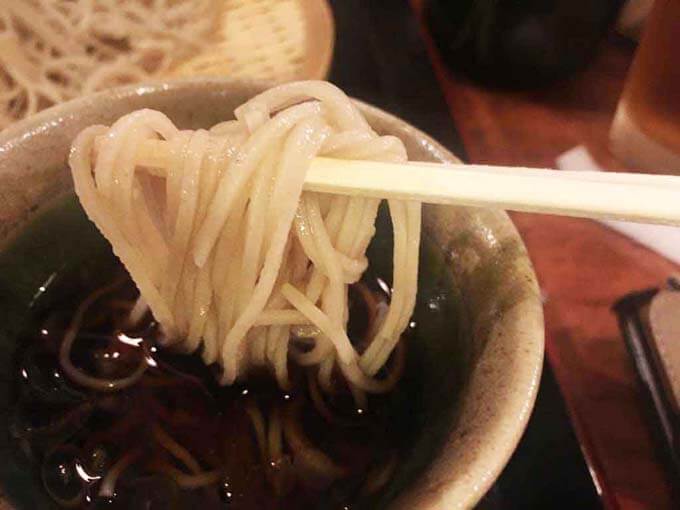 ツルツルとした喉越しの細麺