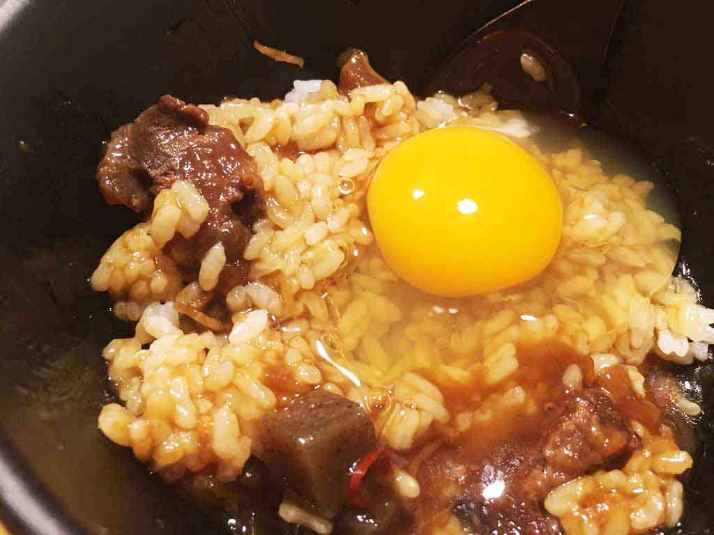 たまごのせアレンジでマイルドな味に
