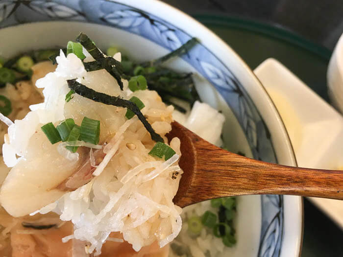 3種あぶり丼の赤魚