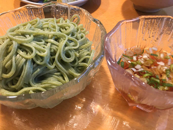 わかめうどんはざるうどんで食べる