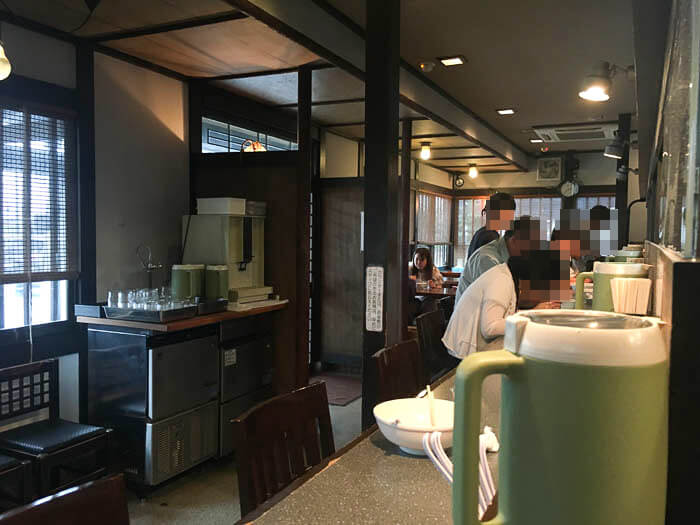 ラーメン楓の店内