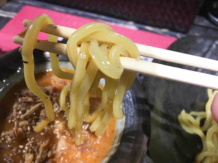 麺は固め、歯ごたえが良き