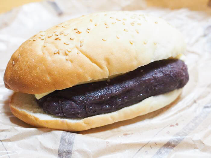【とやぱん】コッペパン専門店、プレミアムあんバターに惣菜パンも!メニューが豊富なお店