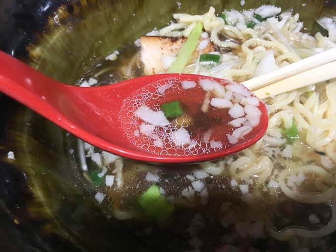 甘みを感じる醤油スープ