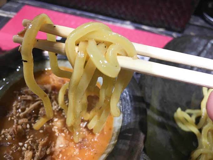 食べ応え抜群の太麺