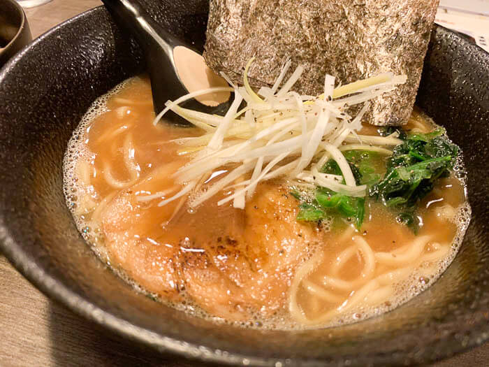 【豚豚炉(ととろ)】ラーメン屋がおしゃれCafe風に大変身!!焼き豚ごはんがおすすめ