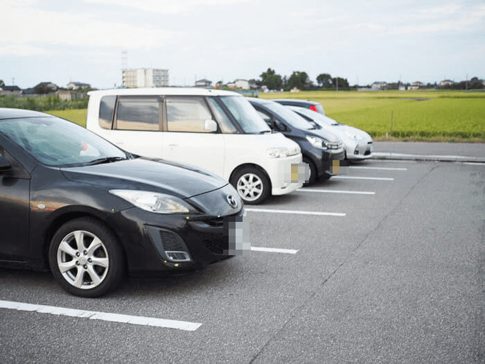 贅の駐車場