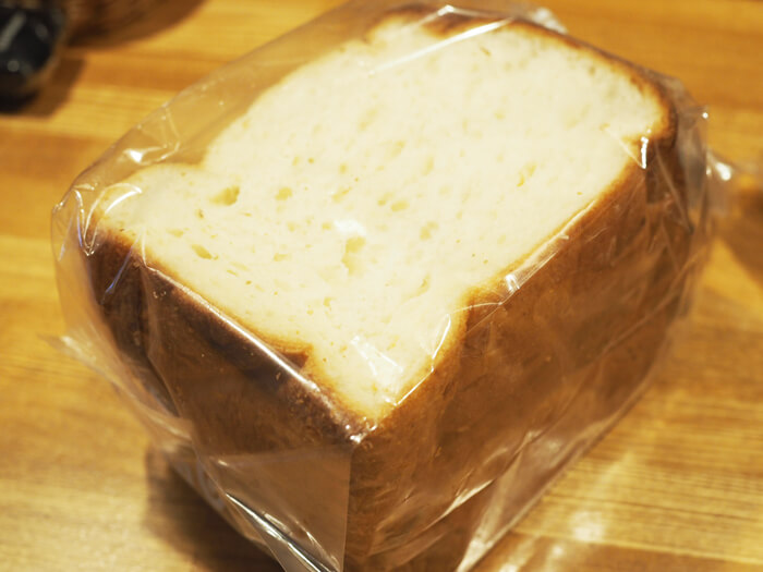 『パンダパンダ』のモーニング食パン