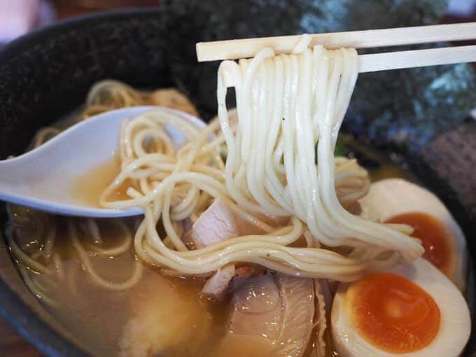 ストレートの細麺