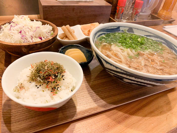【NaNiwa(なにわ)】総曲輪で「かすうどん」を食べる!!夜は創作居酒屋になるおしゃれ空間