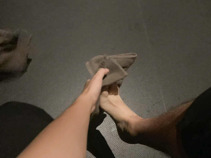 足をふきます