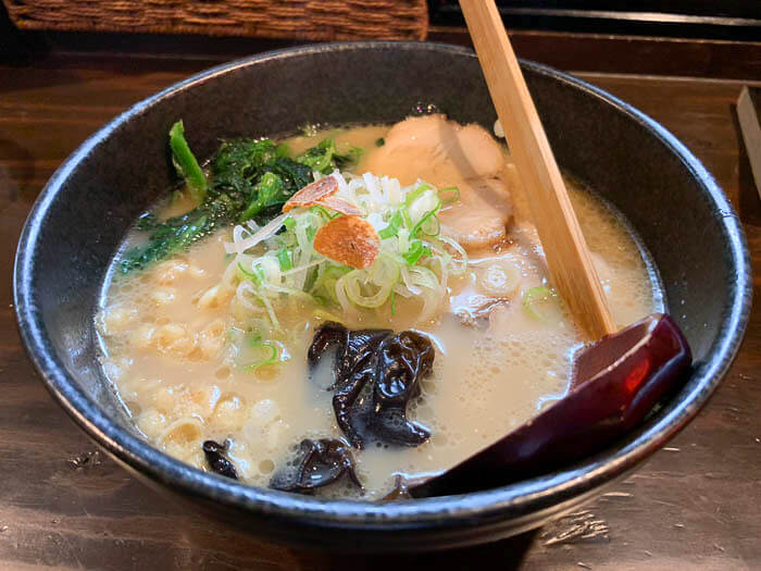 【ぼんてん ラーメン】人気急上昇中の本気「とん」!!あぶりチャーシュー丼もサッパリ系でうまい