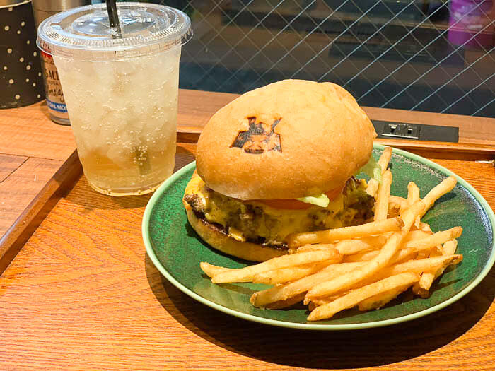 【大将軍 ハンバーガー】総曲輪と新宿に2店舗目OPEN!!「ショーグンバーガー」いざ出陣
