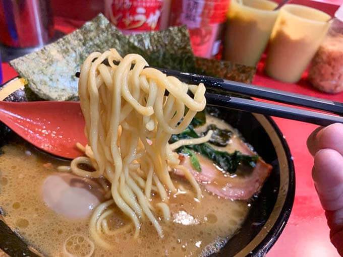 おいしい中太ストレート麺